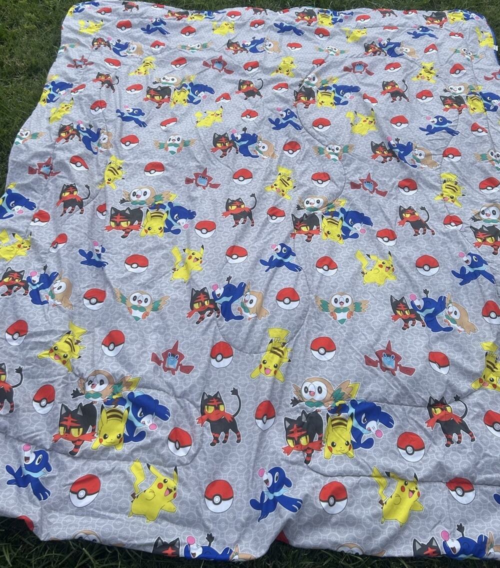Pokemon Reversible Twin Comforter Pikachu Alola Pokeball 68x80 2019 READ